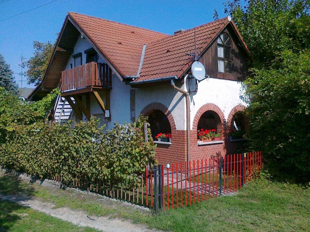 Holiday Home In Balatonfenyves 18465 Luaran gambar